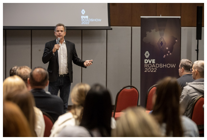 Prof. Alfredo Bravo palestrando no DVE Roadshow 2022
